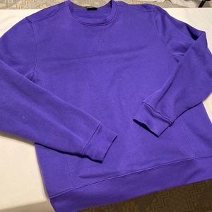 Unipro Women’s Quick Dry sweater size S color purple in excellent condition